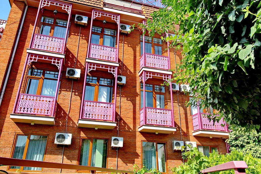 Irmeni Hotel Tbilisi Exteriör bild