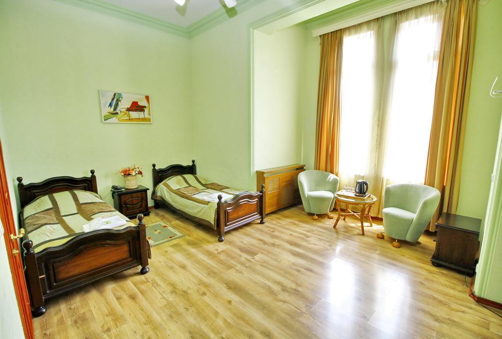 Irmeni Hotel Tbilisi Exteriör bild