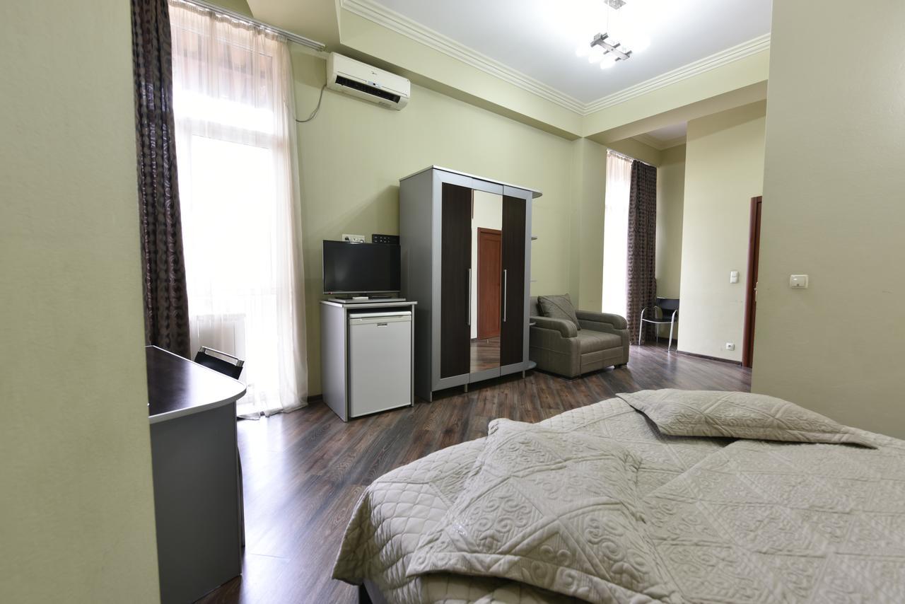 Irmeni Hotel Tbilisi Exteriör bild
