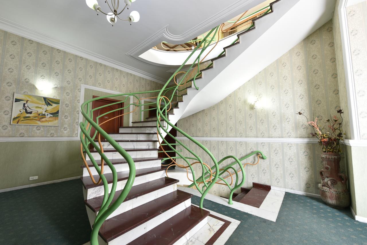 Irmeni Hotel Tbilisi Exteriör bild